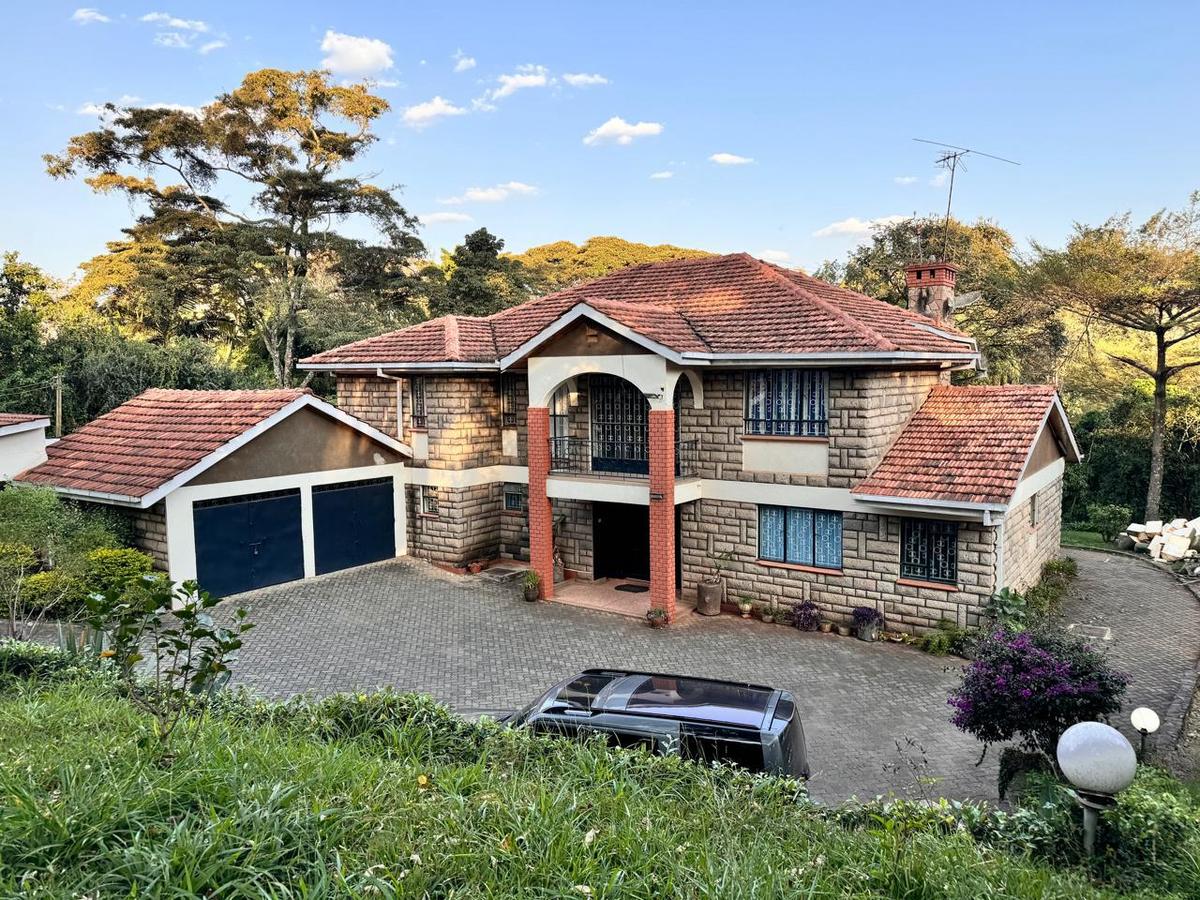 5 Bed House with En Suite in Lavington - 4