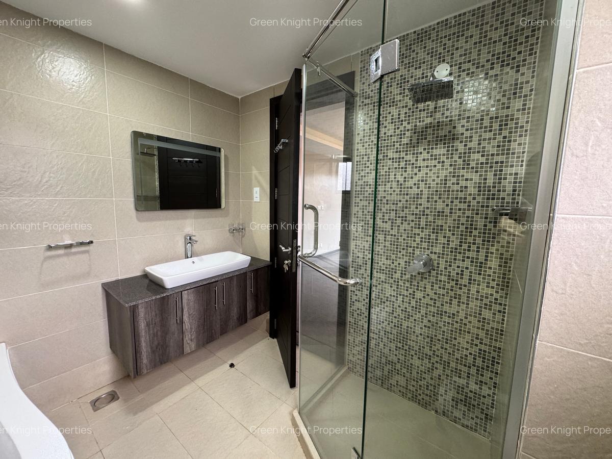 Serviced 4 Bed Apartment with En Suite in Kilimani - 15