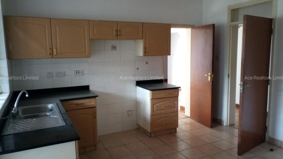 3 Bed Apartment with En Suite at Kaptei Garden - 1