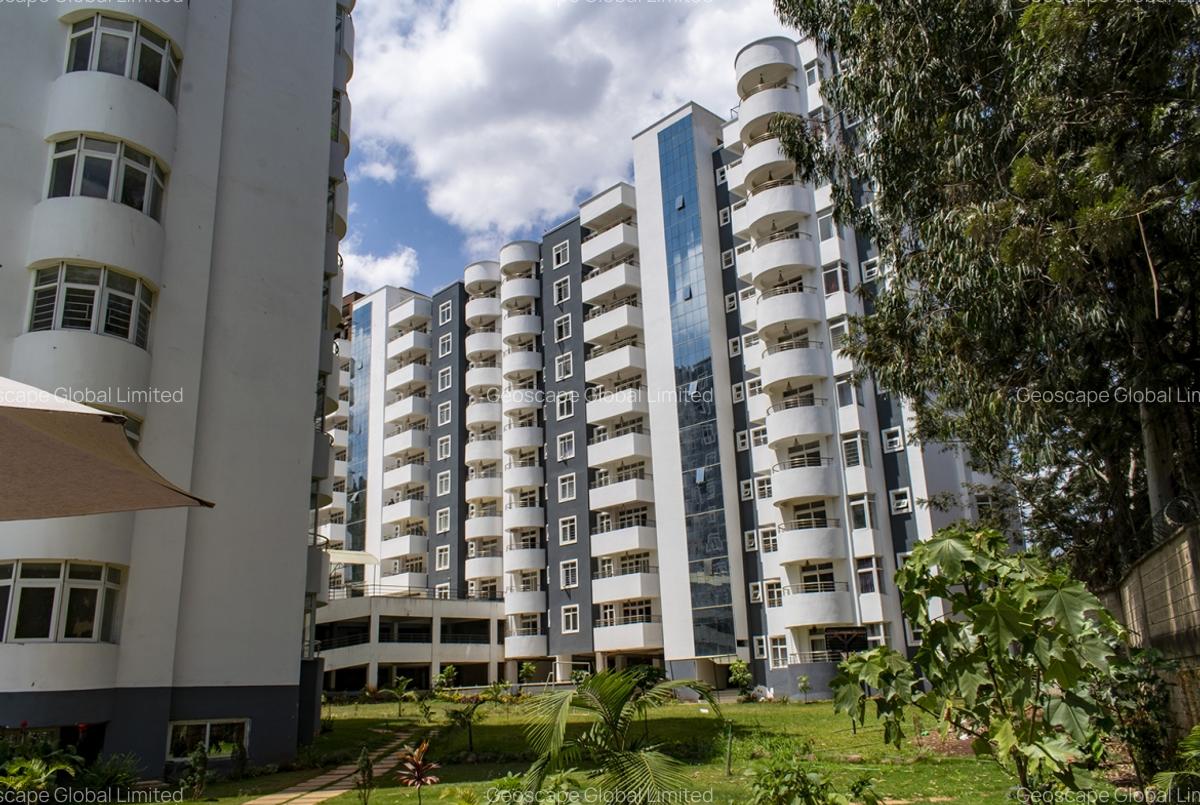 3 Bed Apartment with En Suite in Lavington - 9