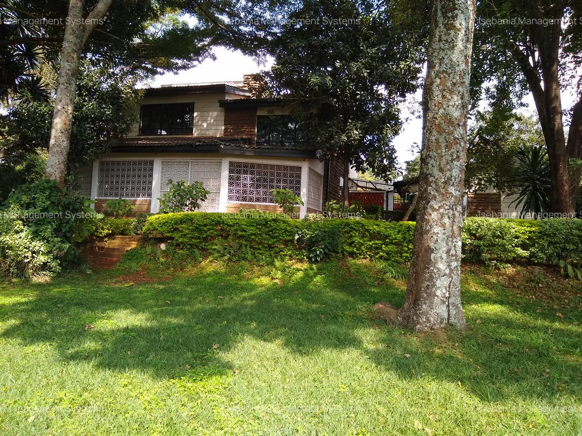 4 Bed House with En Suite at - 2