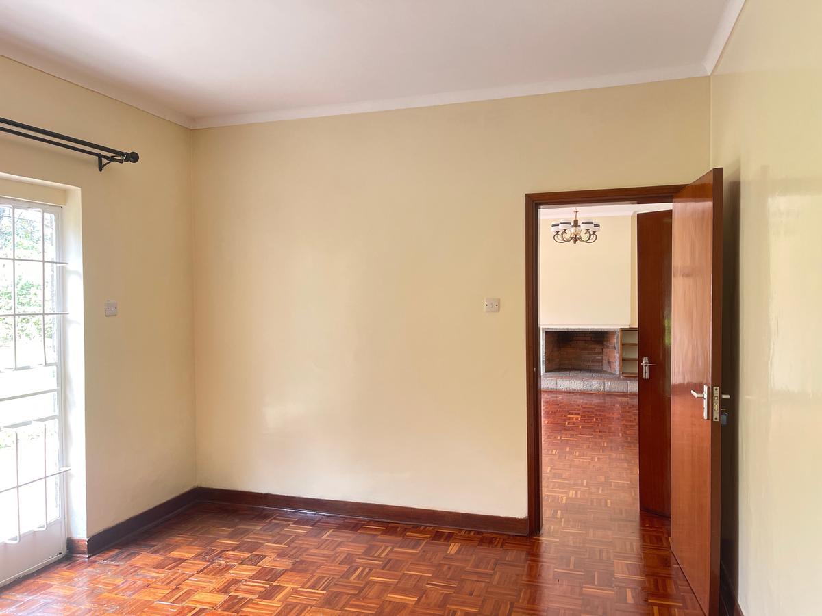 4 Bed Townhouse with En Suite in Lavington - 16