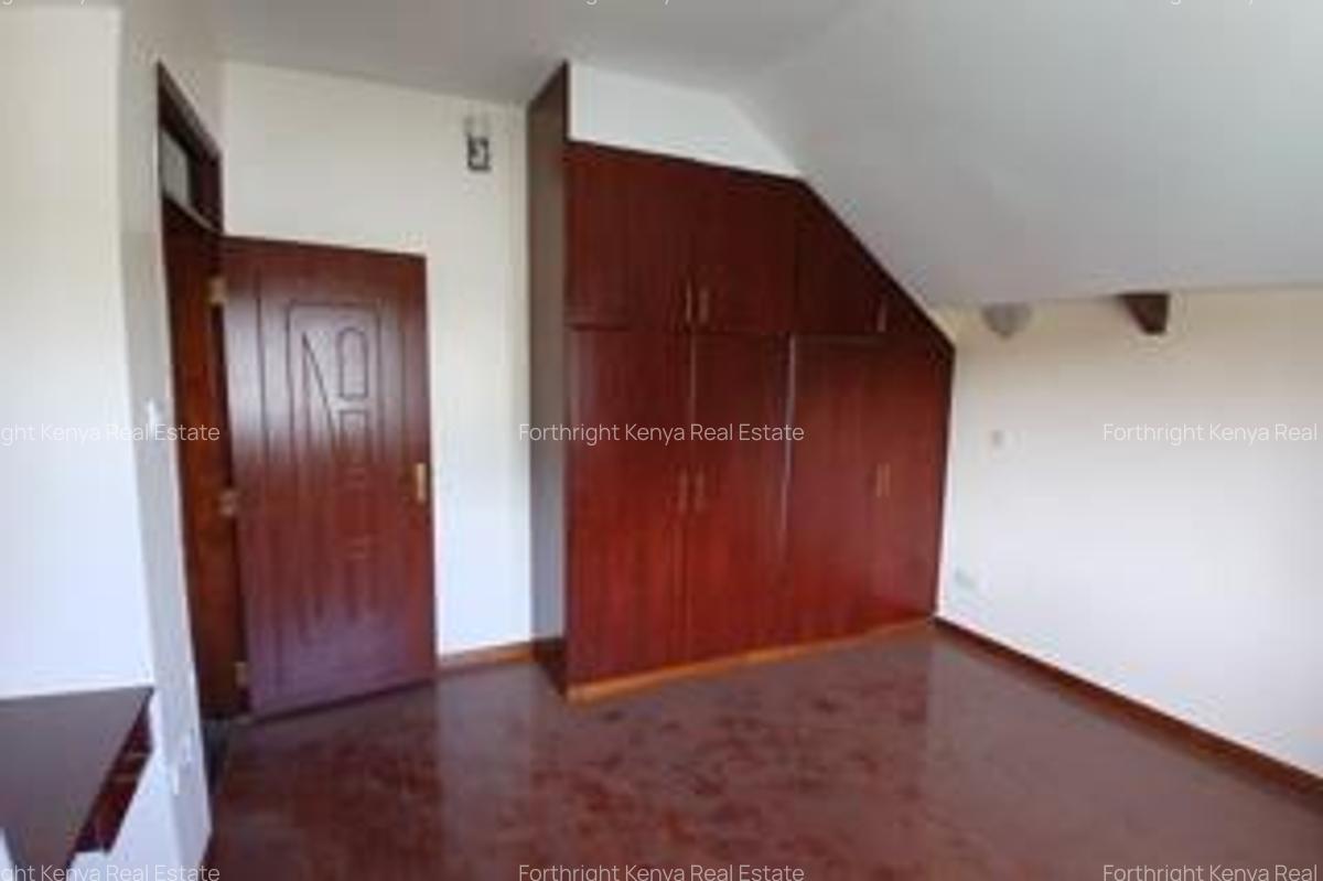 5 Bed House with En Suite at Bogani - 10