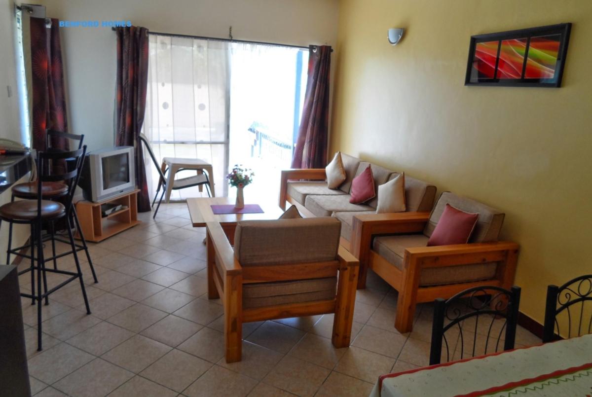 Serviced 10 Bed Apartment with En Suite in Nyali Area - 4