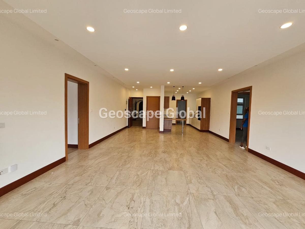 3 Bed Apartment with En Suite in Parklands - 14