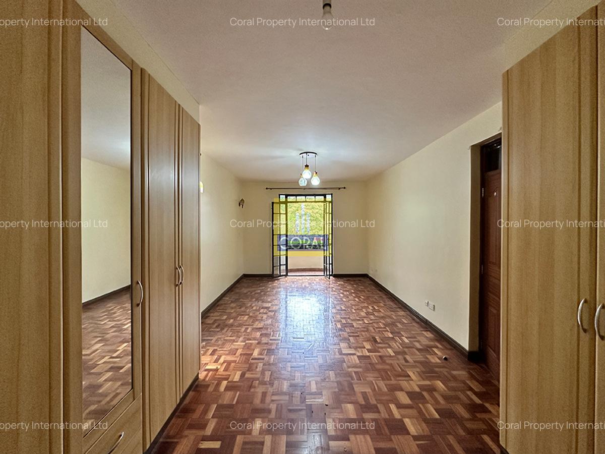 3 Bed Apartment in Riverside - 9