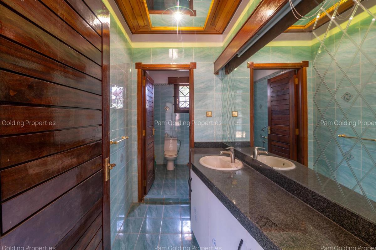 6 Bed House with En Suite in Karen - 8