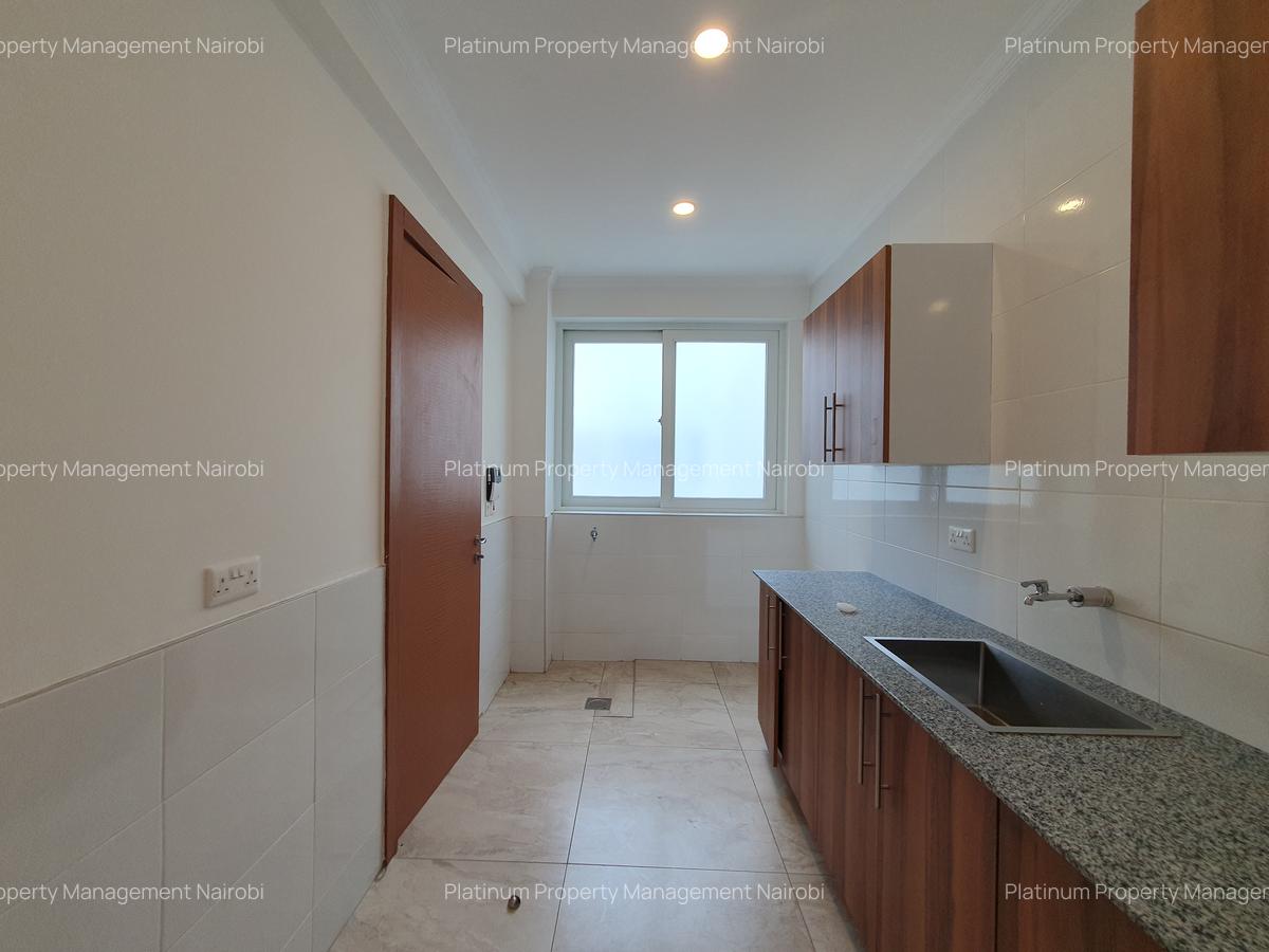 3 Bed Apartment with En Suite at City Park Drive - 8