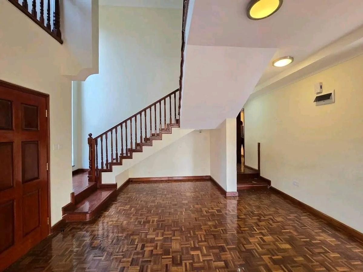 4 Bed Townhouse with En Suite in Lavington - 5