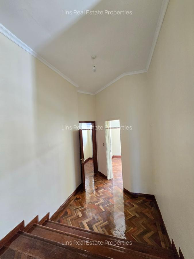 4 Bed House with En Suite in Runda - 17