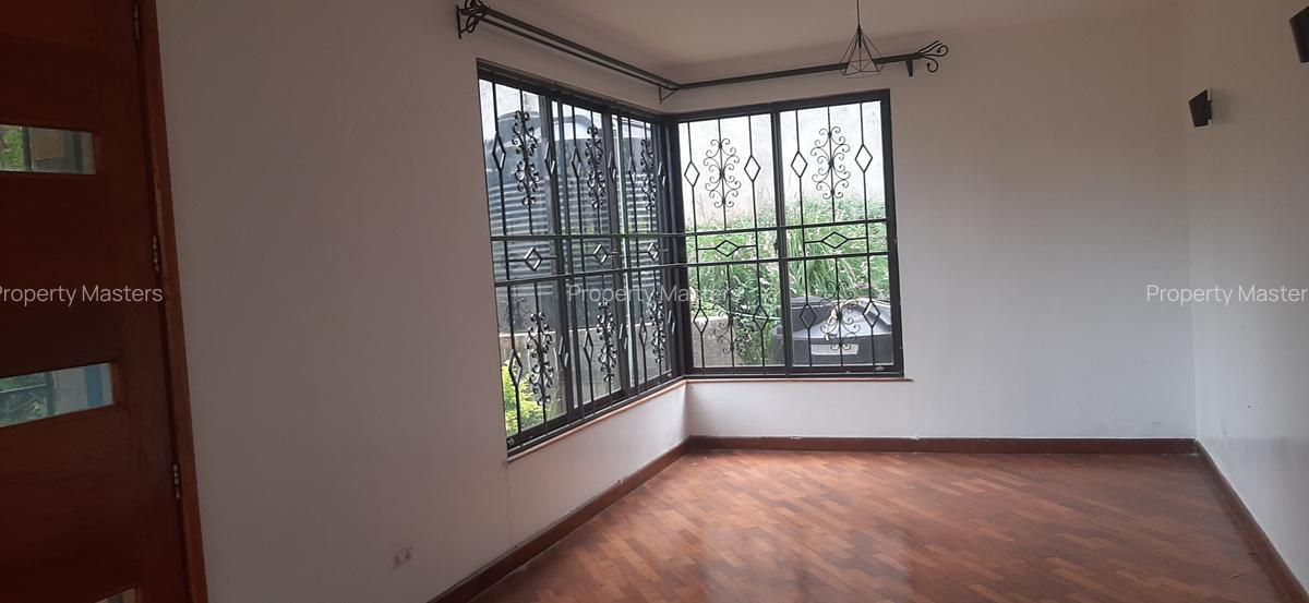 4 Bed Villa with En Suite at Ridgeways - 11