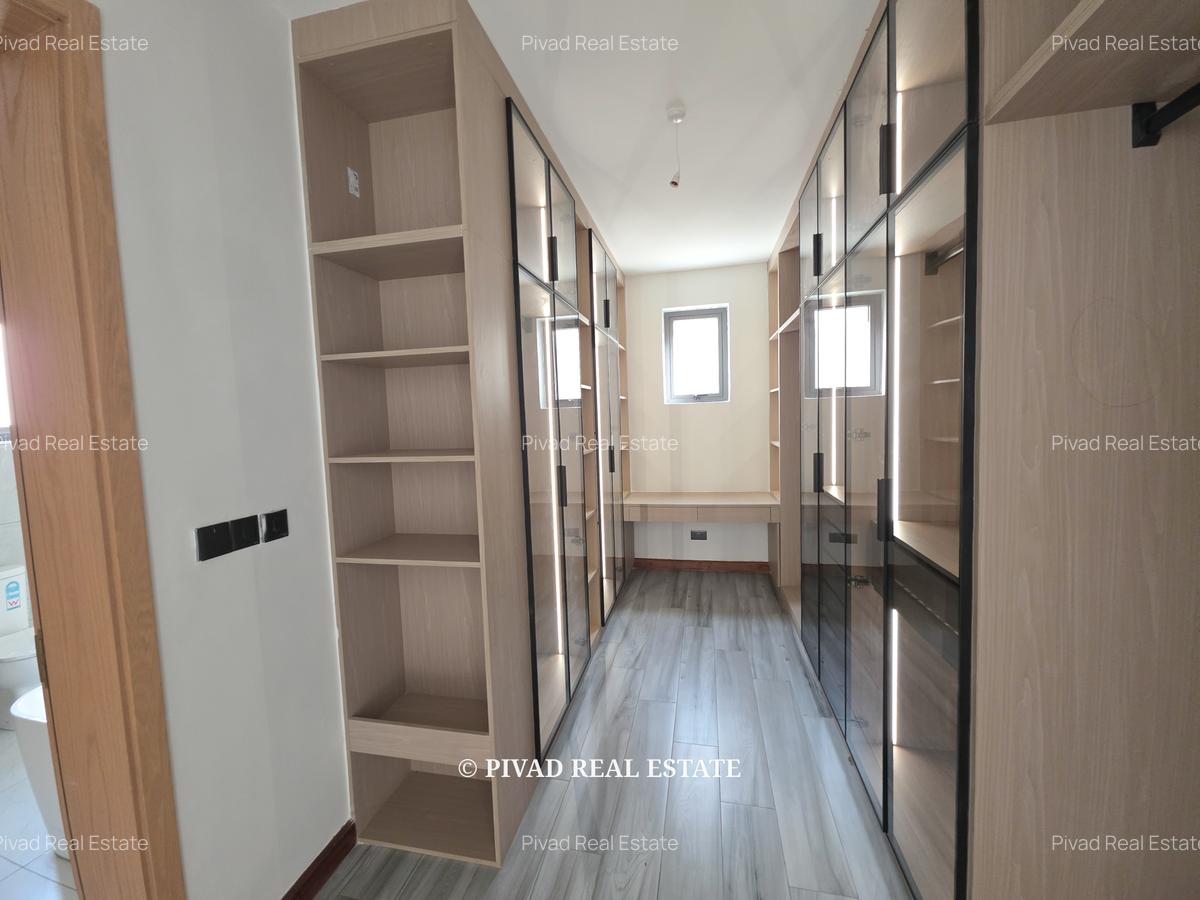 5 Bed Townhouse with Garden in Lavington - 13