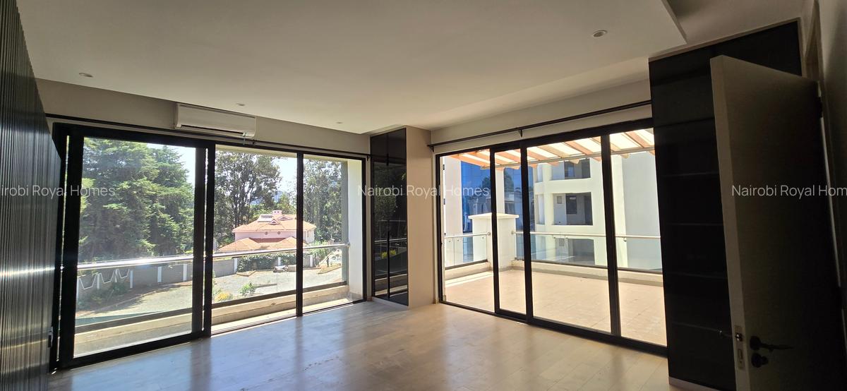 5 Bed Townhouse with En Suite at Lavington Green - 13