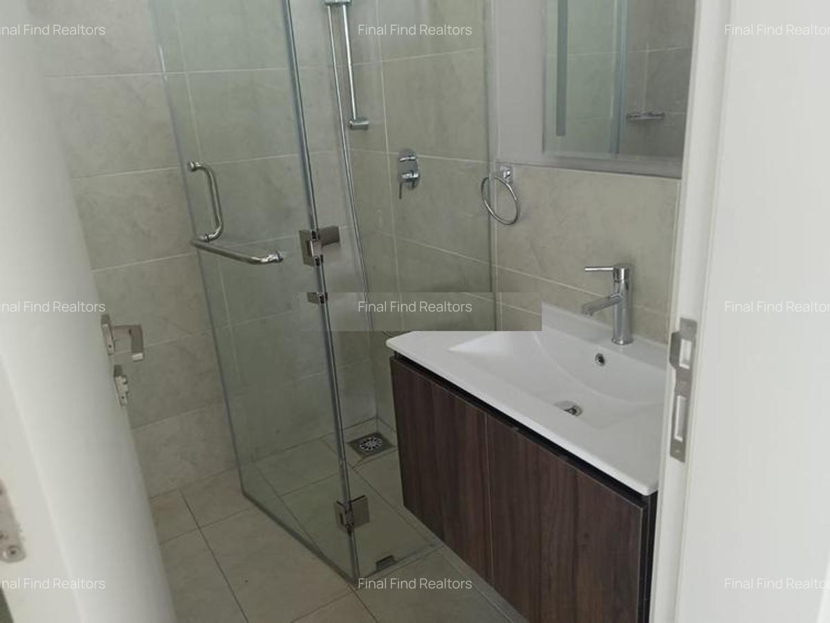 4 Bed House with En Suite in Runda - 13