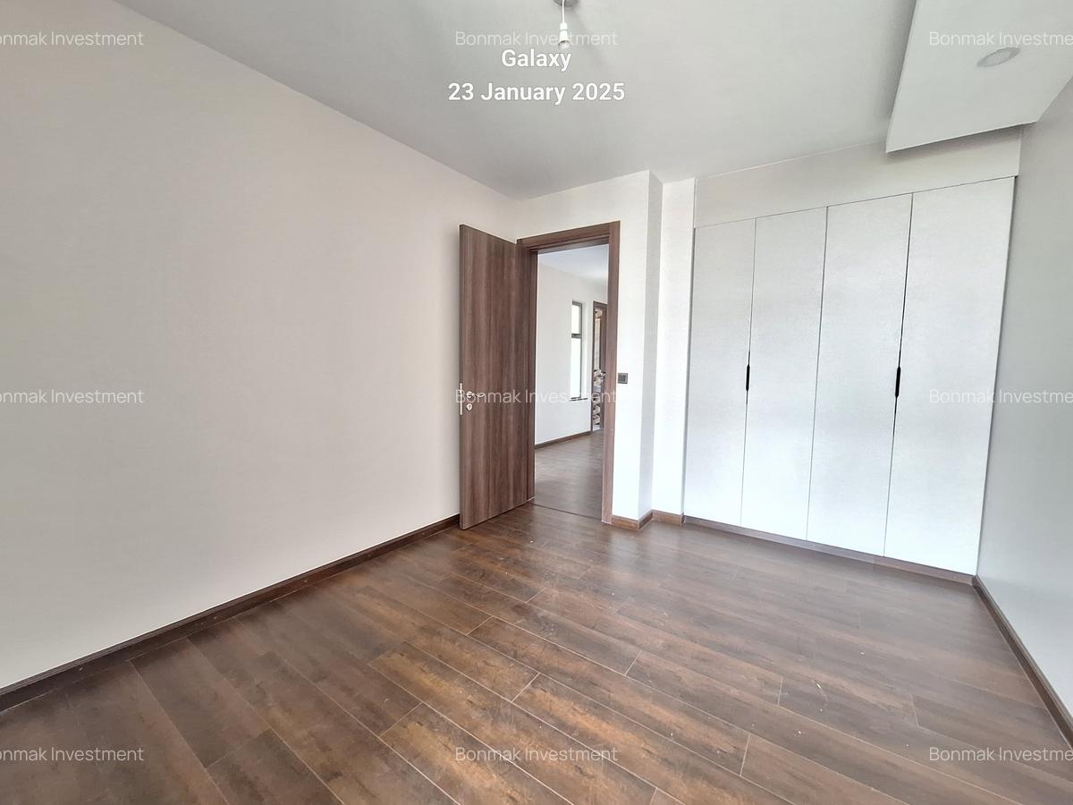 3 Bed Apartment with En Suite at Brookside Drive - 10