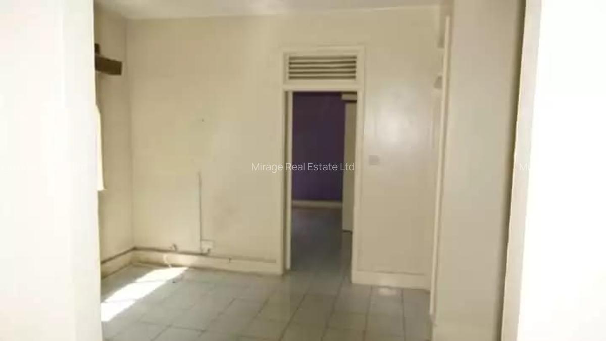 3 Bed Apartment with Parking in State House - 8