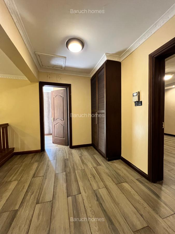 4 Bed Townhouse with En Suite in Lavington - 15