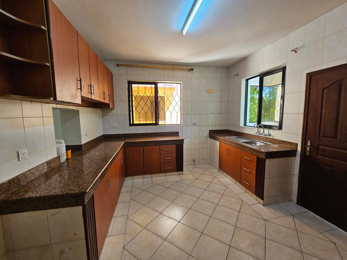 3 Bed Apartment with En Suite in Nyali Area - 7