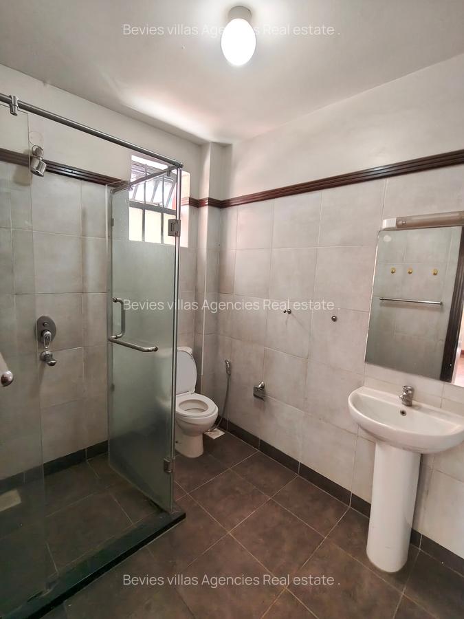 3 Bed Apartment with En Suite at Parklands - 15