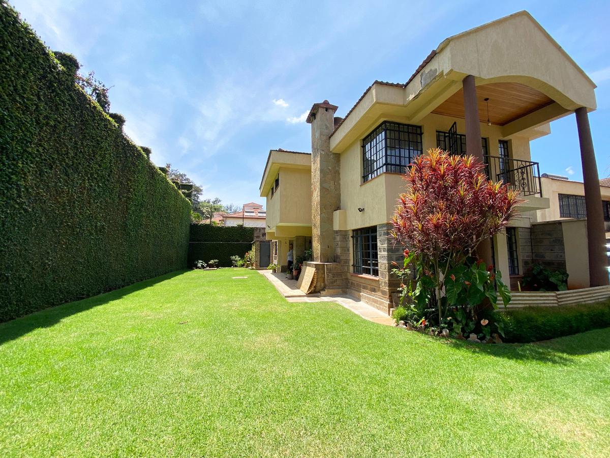 5 Bed Villa with Garden in Spring Valley - 1