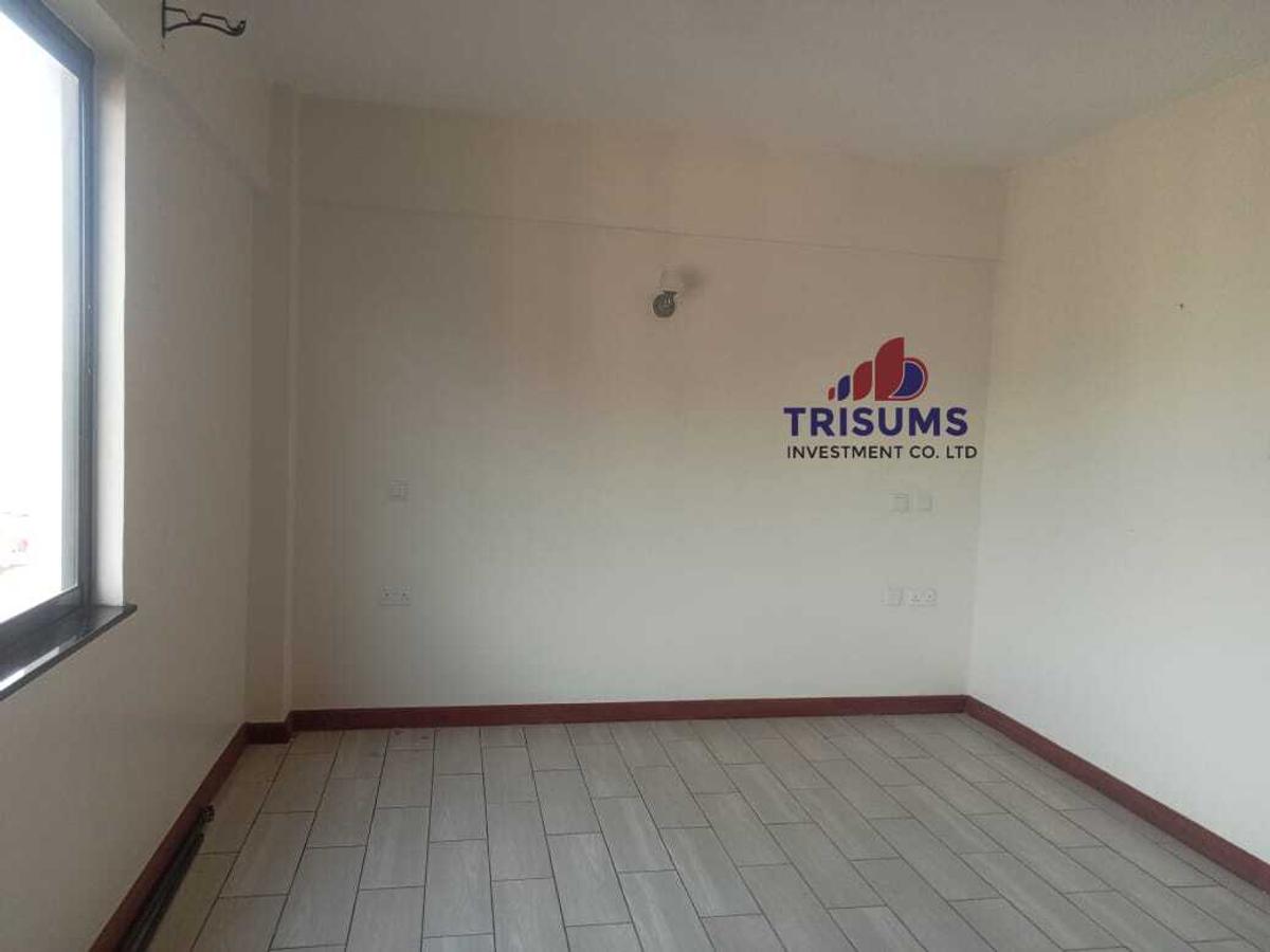 Serviced 3 Bed Apartment with En Suite in Parklands - 13