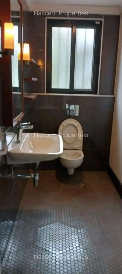 4 Bed House with En Suite in Nyari - 10