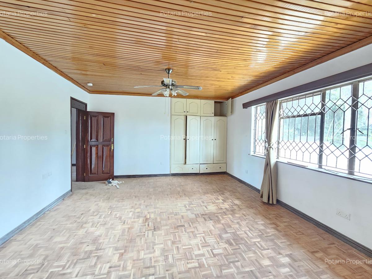 5 Bed House with En Suite in Runda - 13