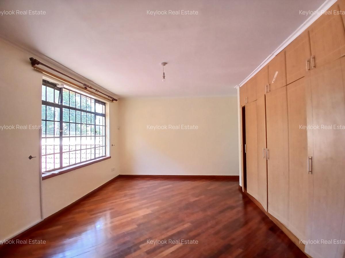 4 Bed Townhouse with En Suite at Lavington Green - 9