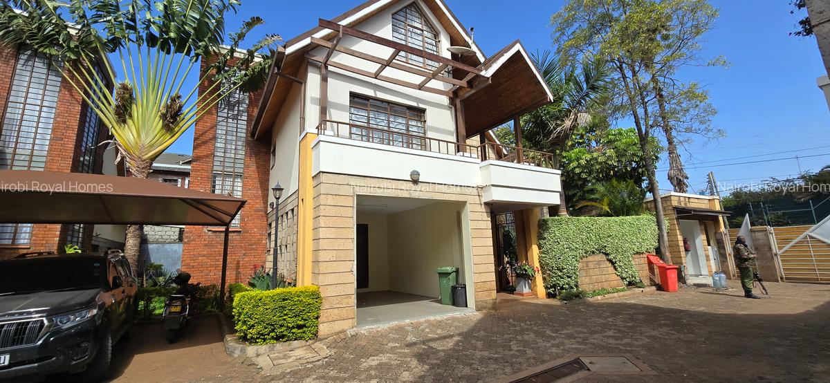 5 Bed Townhouse with En Suite at Lavington Green - 1