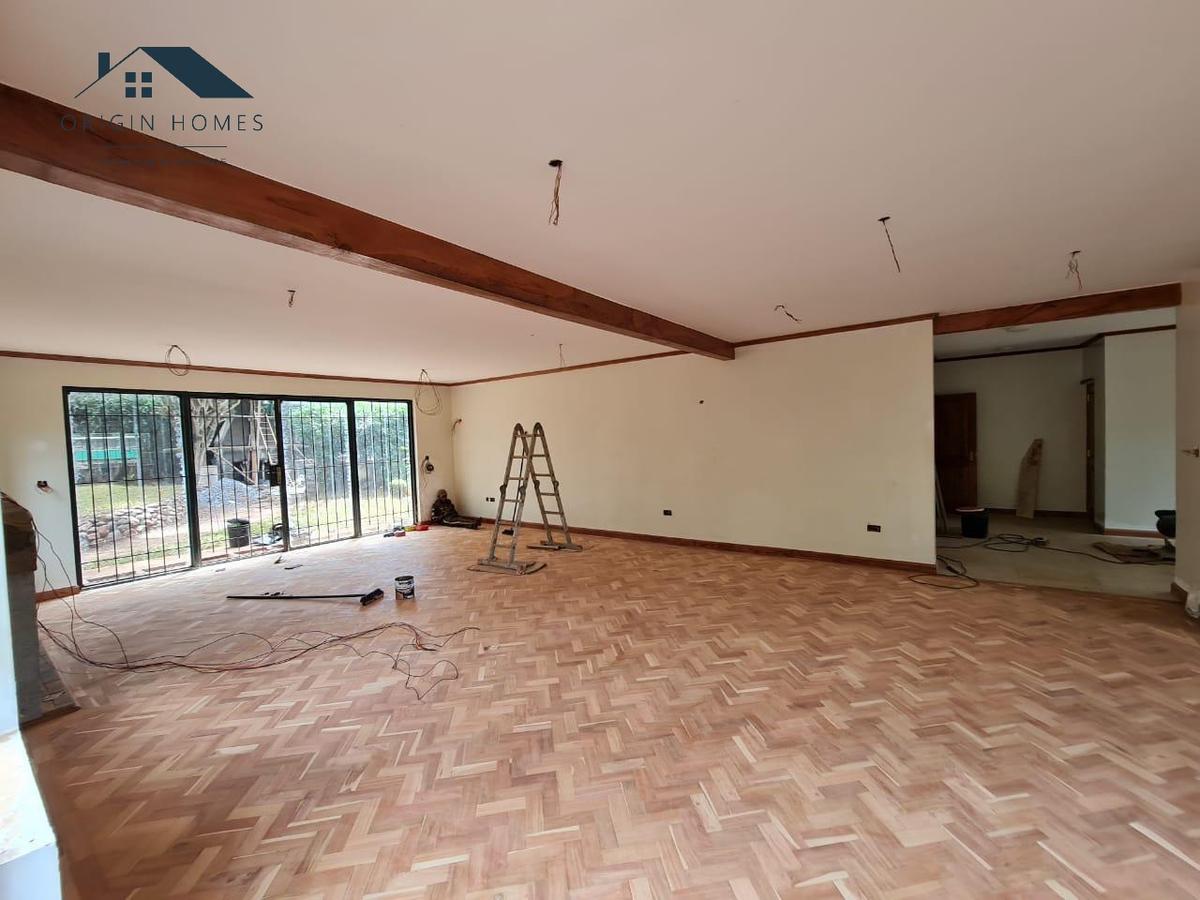 4 Bed House with En Suite at Lavington - 4