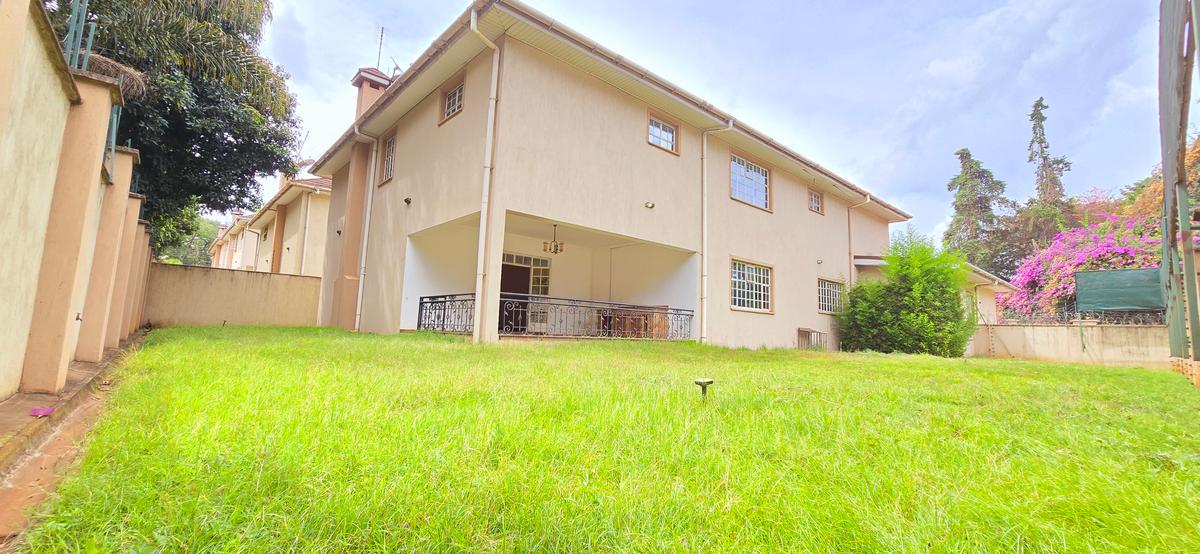 5 Bed Townhouse with En Suite at Apple Cross - 7