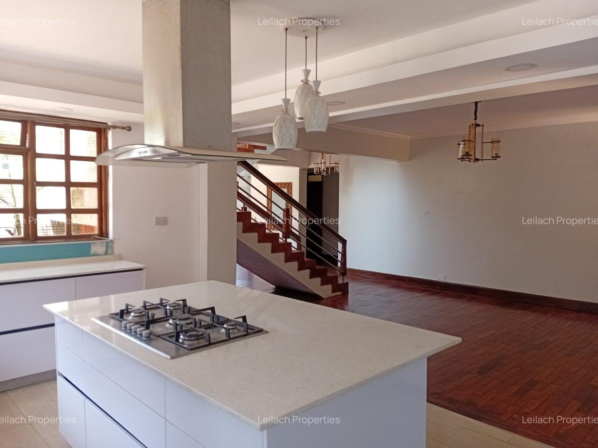 5 Bed House with En Suite in Runda - 6