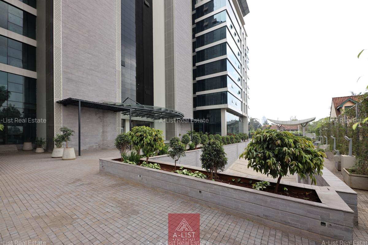 4,000 ft² Office with Service Charge Included at Riverside Drive - 17