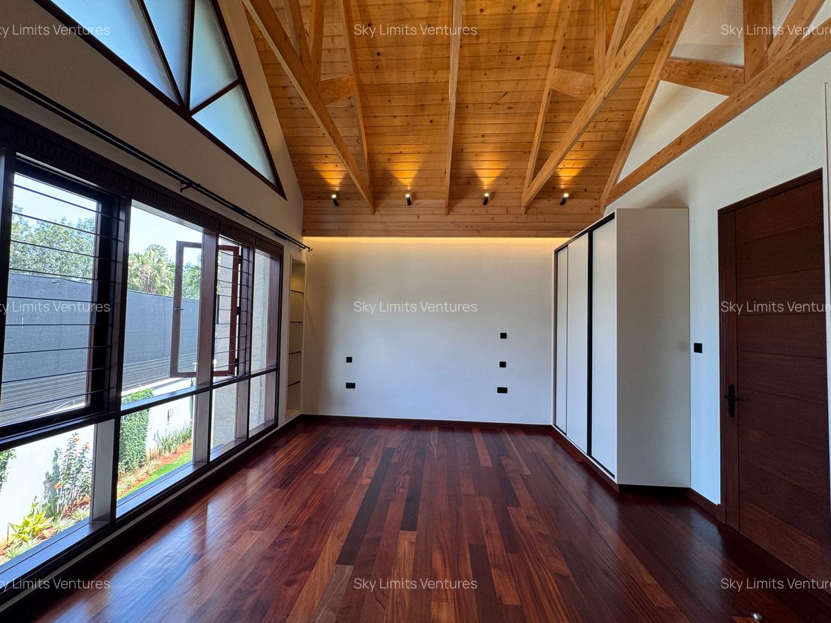 5 Bed Villa with En Suite in Runda - 13