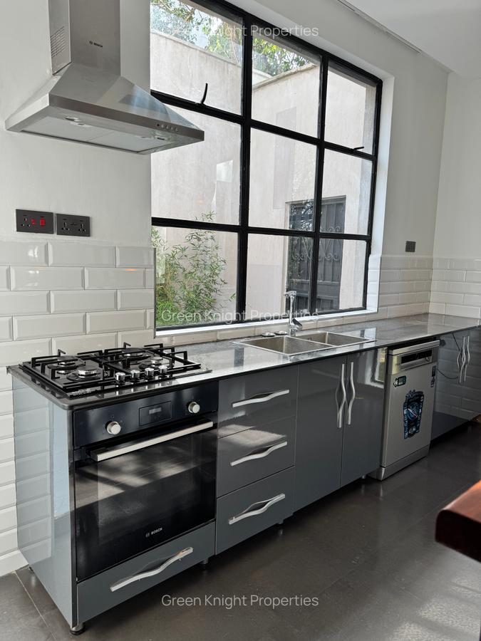 3 Bed House with En Suite in Karen Hardy - 18