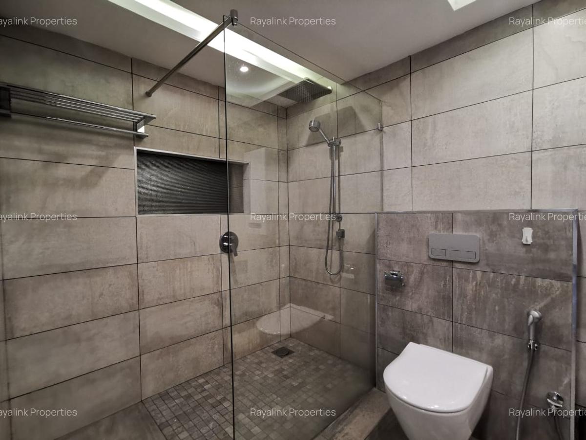 4 Bed Townhouse with En Suite at Grevillea Groove - 4