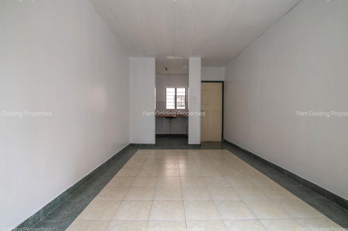 3 Bed Apartment with En Suite at Riverside Drive - 19