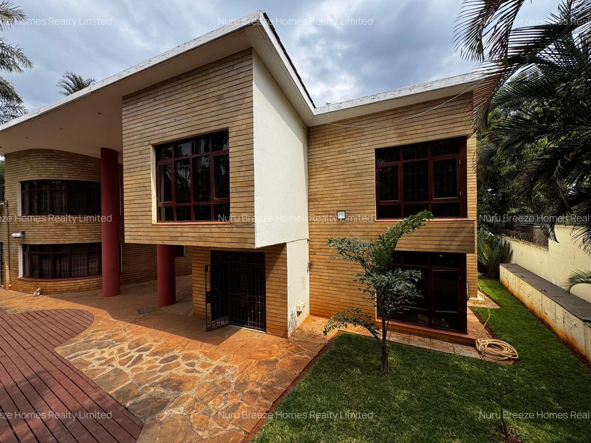 3 Bed Townhouse with En Suite in Hill View - 1