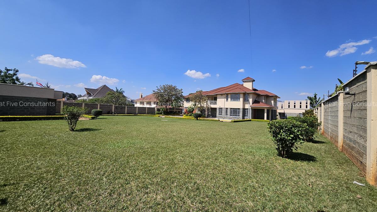 5 Bed Villa with En Suite in Runda - 1