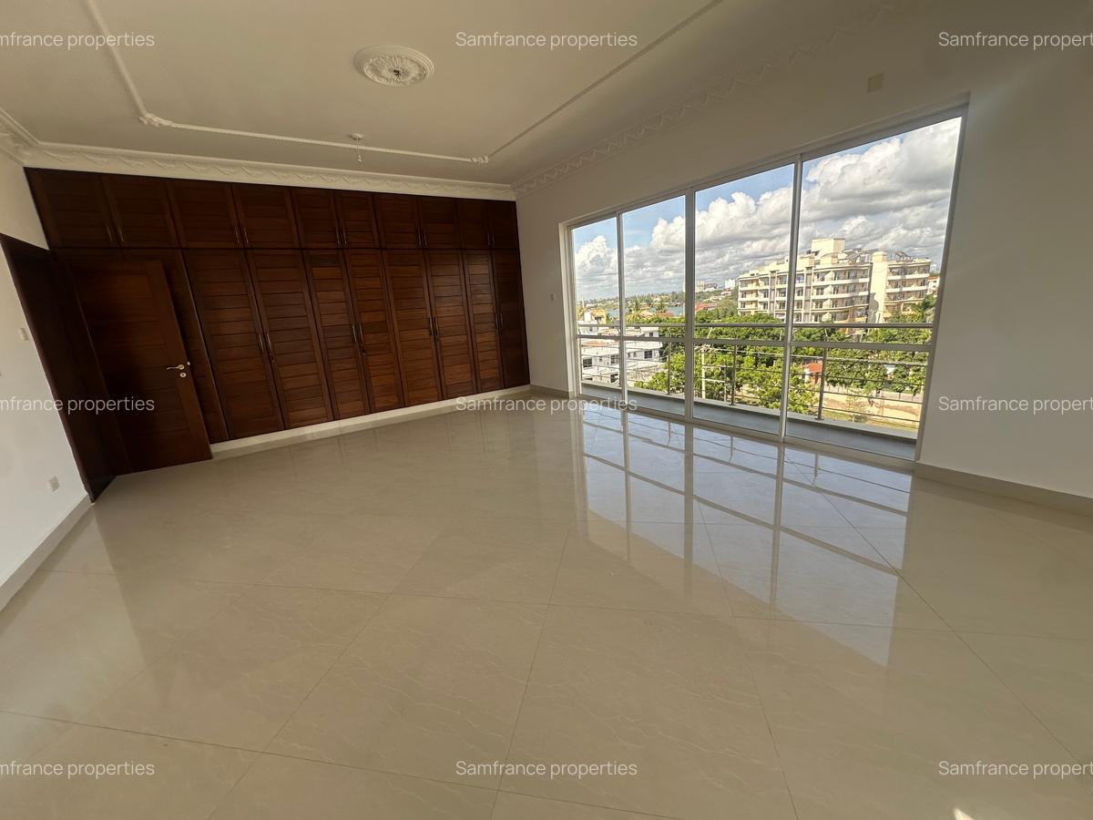 3 Bed Apartment with En Suite at Kenyatta Road - 12