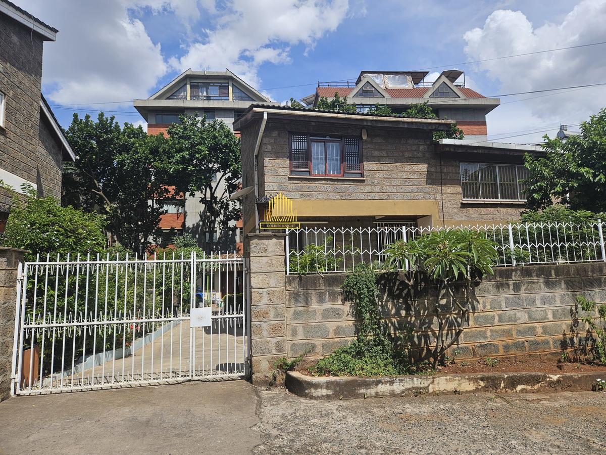 5 Bed Townhouse with En Suite in Parklands - 1