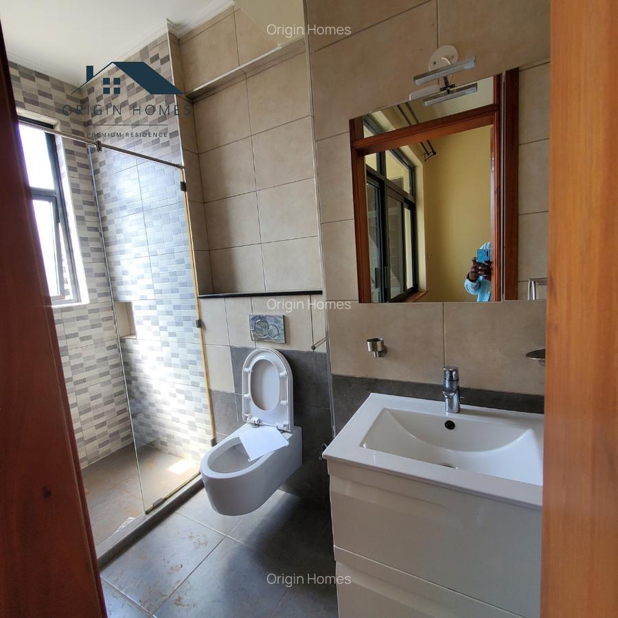 3 Bed Apartment with En Suite at Parklands - 8