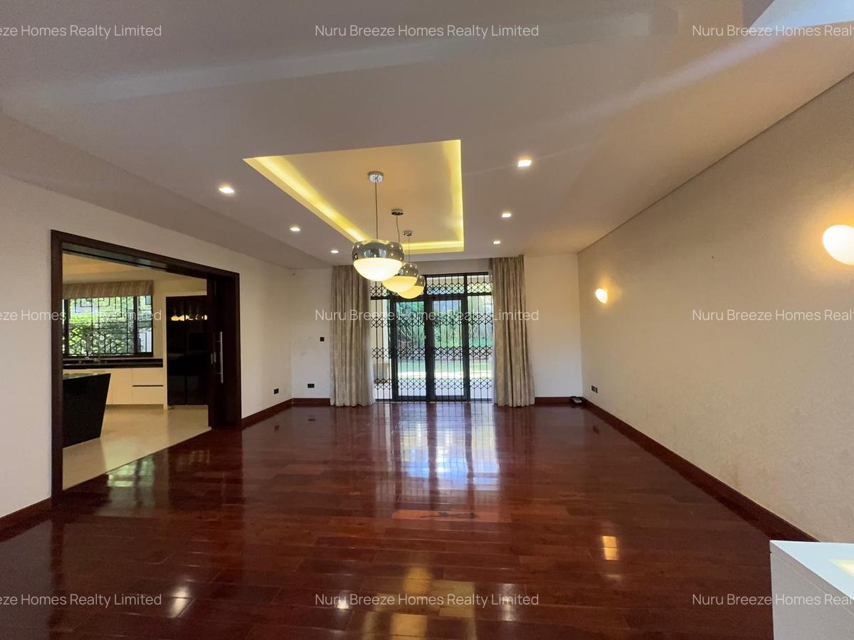 5 Bed House with En Suite in Runda - 16