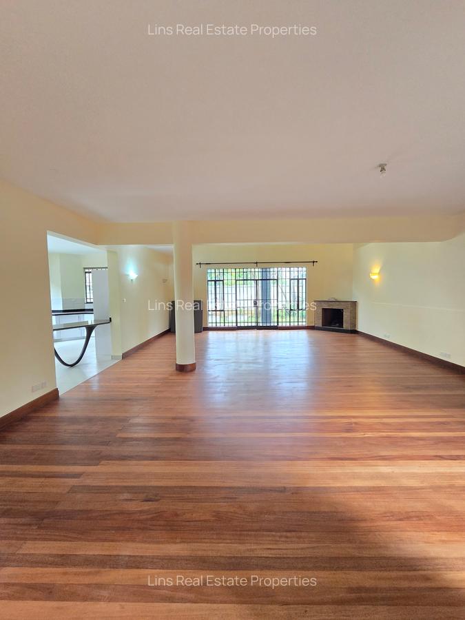 5 Bed Townhouse with En Suite in Lavington - 3