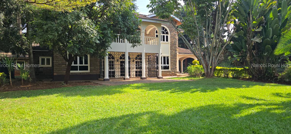 5 Bed House with En Suite at Hillview Clozse - 1