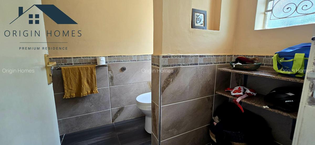 6 Bed House with En Suite at Lavington - 17