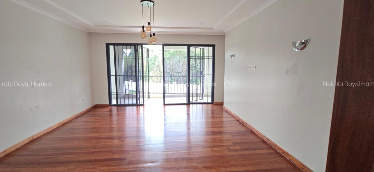 6 Bed House with En Suite at Loresho Road - 12