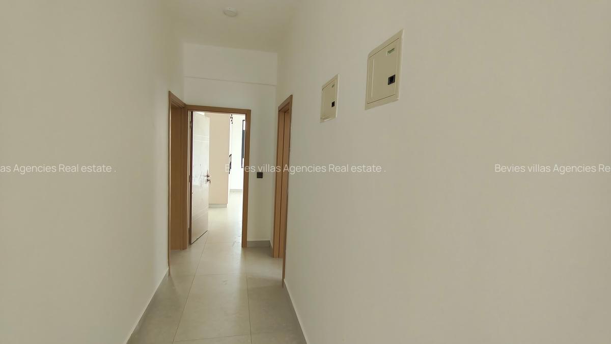 3 Bed Apartment with En Suite at Brookside - 11