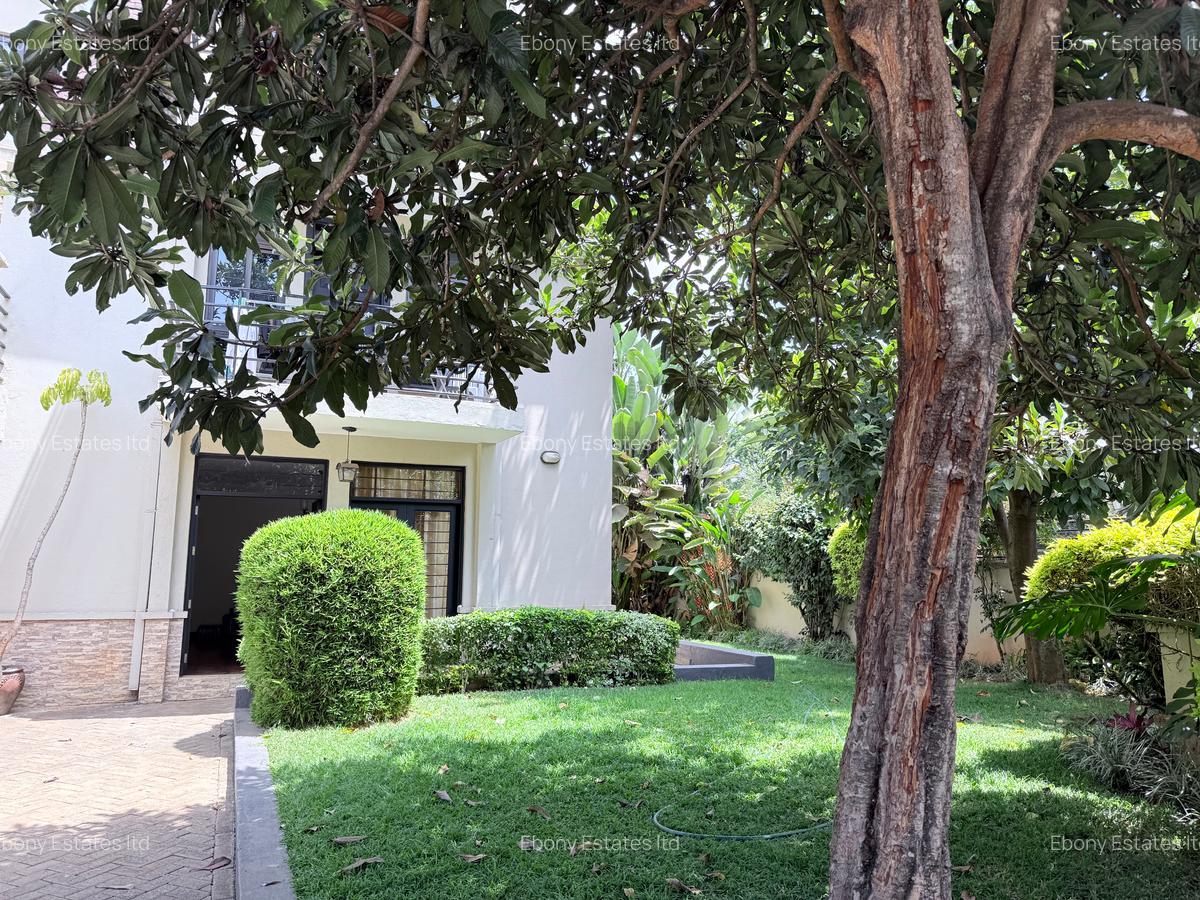 5 Bed Townhouse with En Suite in Lavington - 7