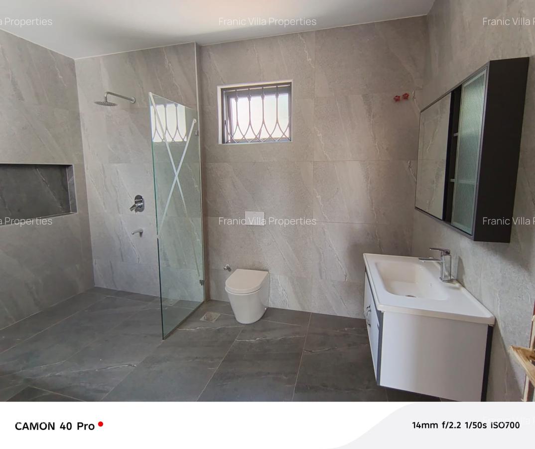 5 Bed House with En Suite at Loresho Crescent - 11